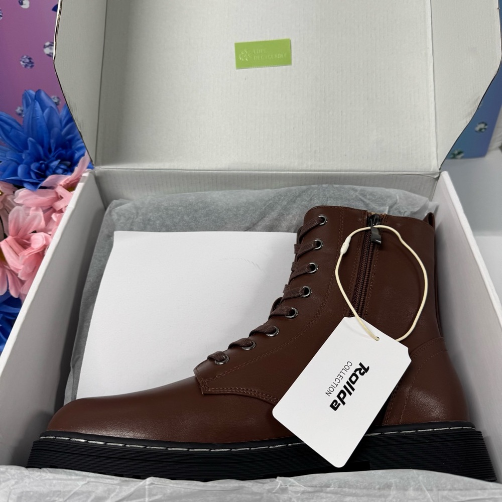 GORGEOUS CHOCOLATE COMBAT BOOTS - Picture 8 of 9
